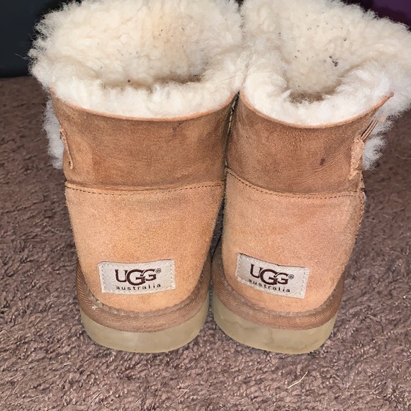 bailey button mini uggs - Picture 3 of 3